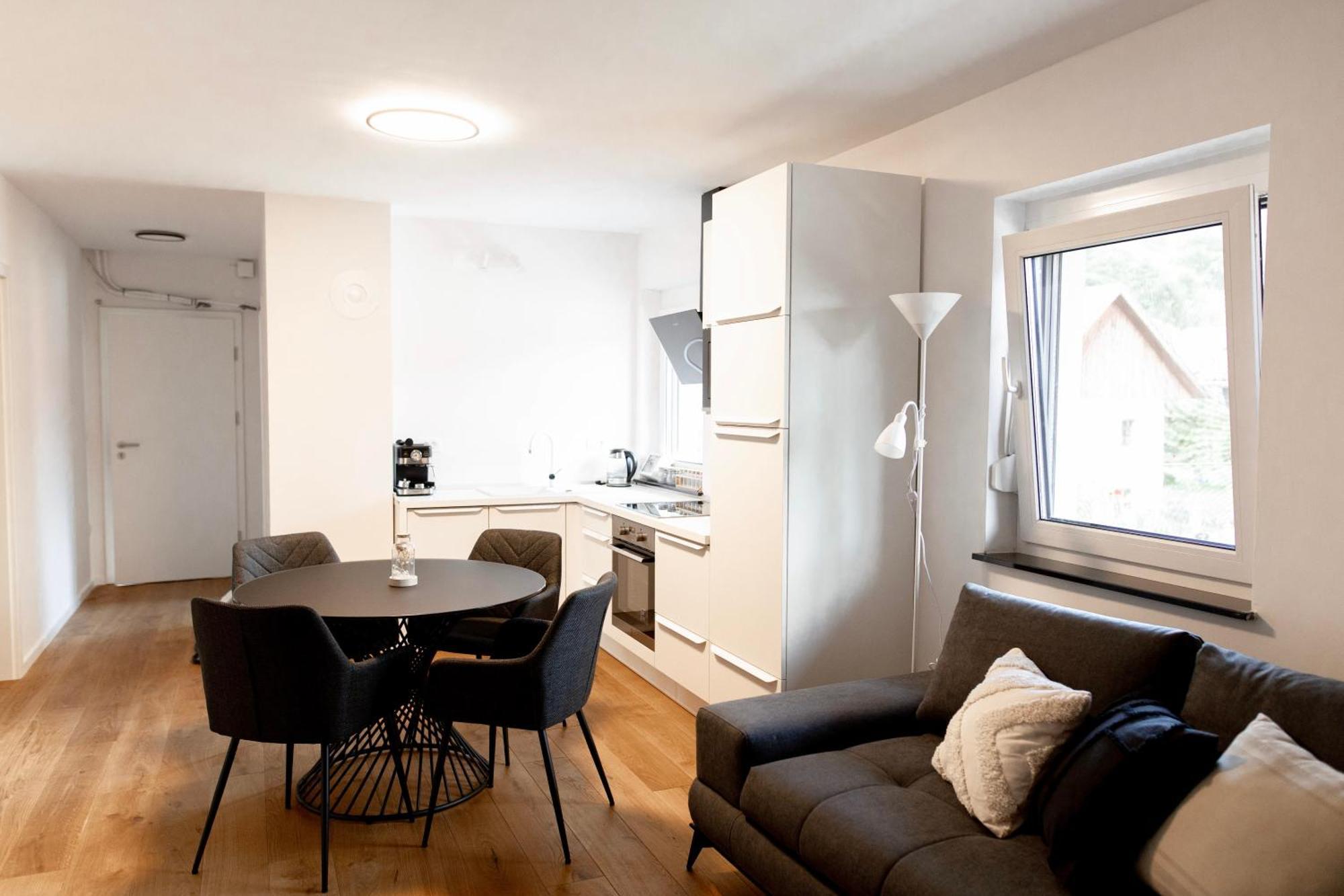 Aura Apartments Zirovnica Exteriör bild