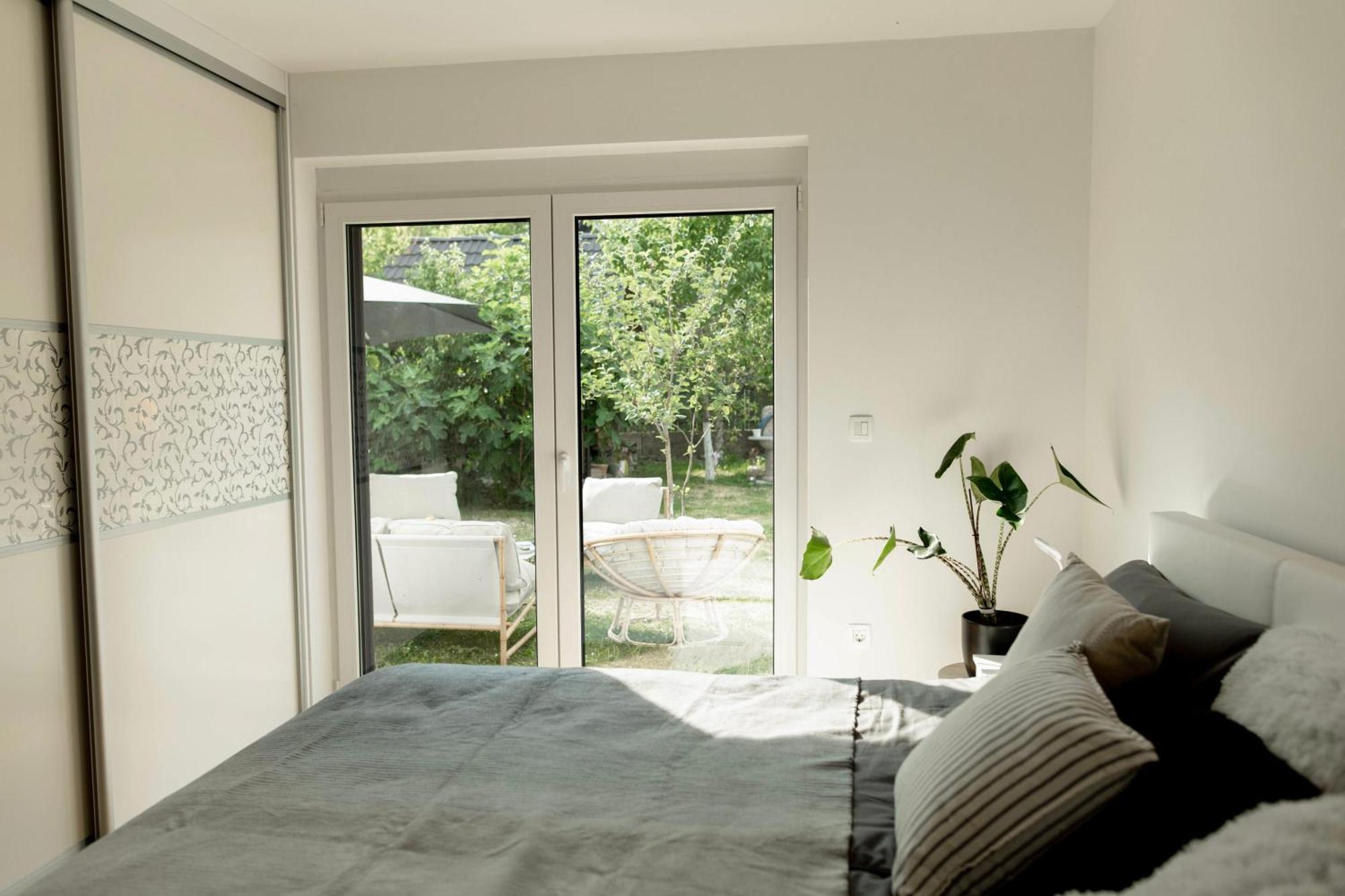 Aura Apartments Zirovnica Exteriör bild
