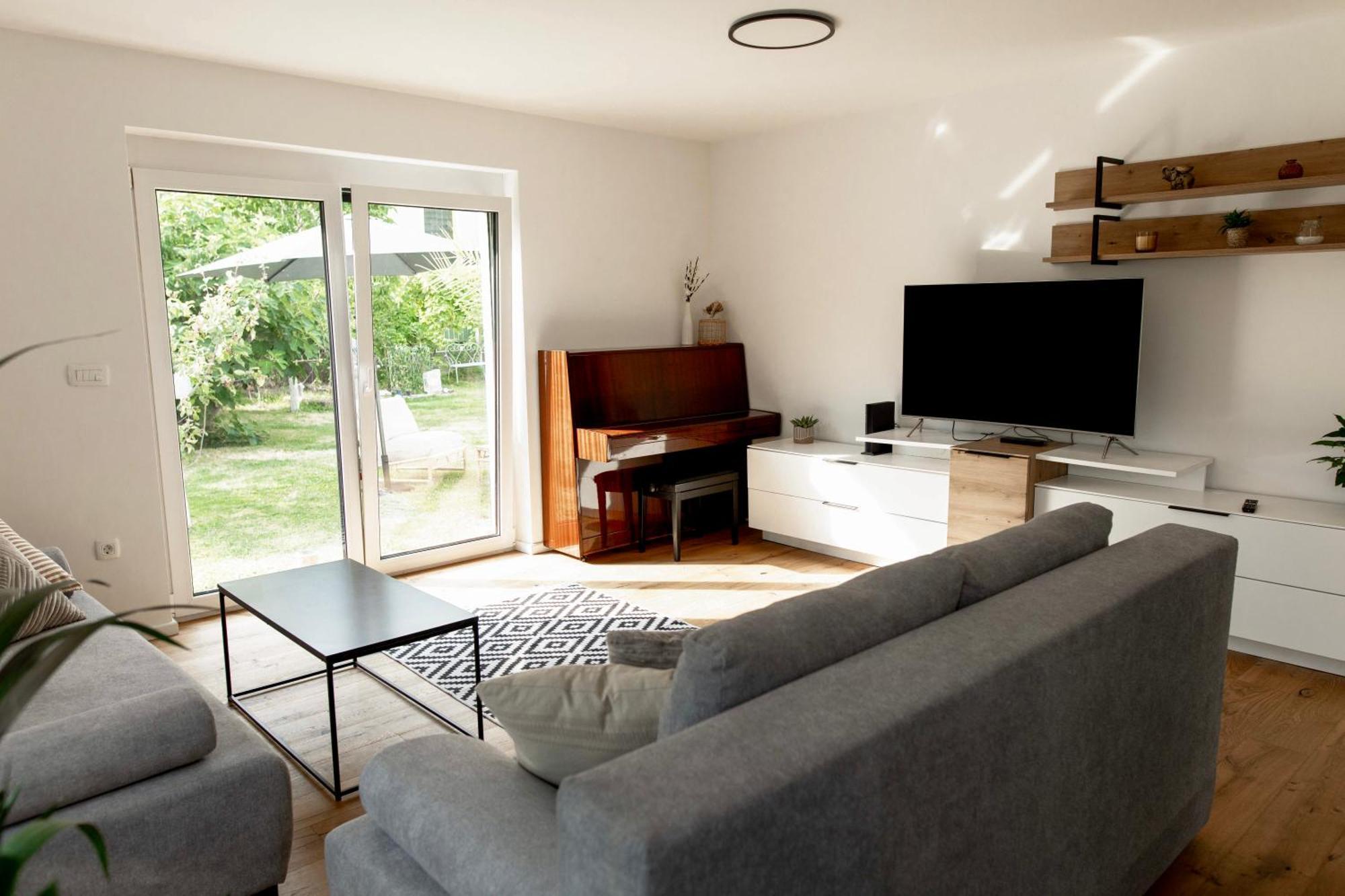 Aura Apartments Zirovnica Rum bild